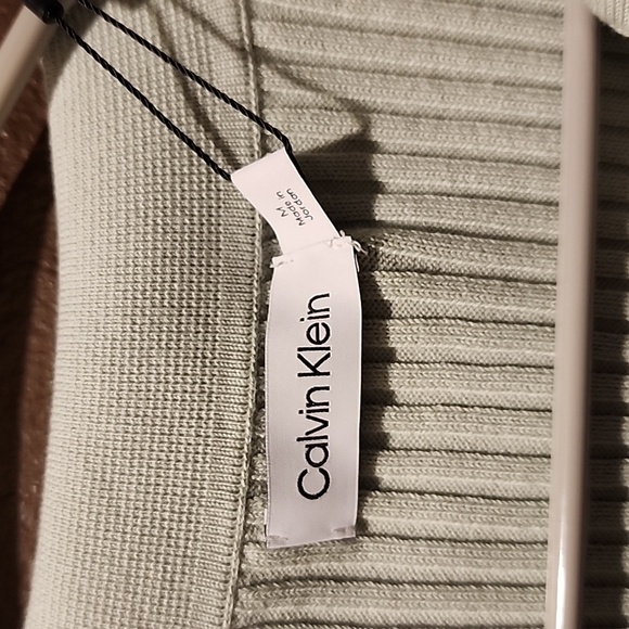 Calvin Klein Short Sleeved Collared Sweater - Picture 3 of 5